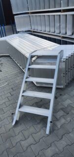 pienet alumiiniportaat