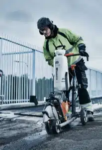 Husqvarnan tie- ja asfalttisaha